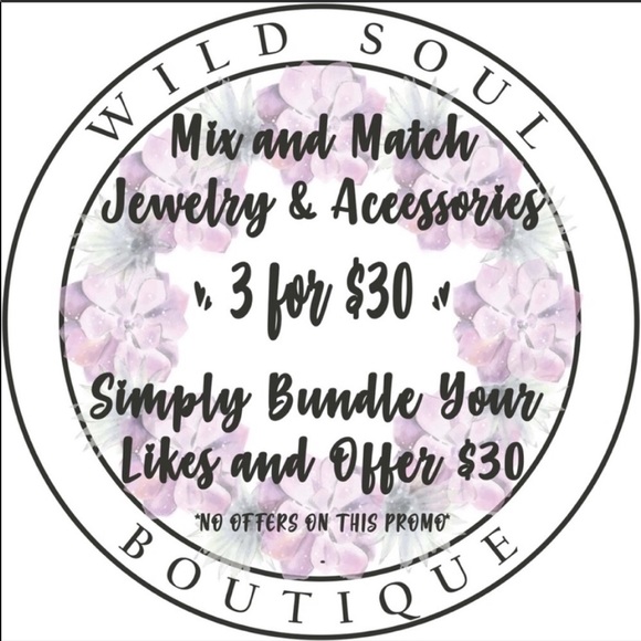 Dainty Mini Star Huggie Hoop Earrings - Picture 3 of 3